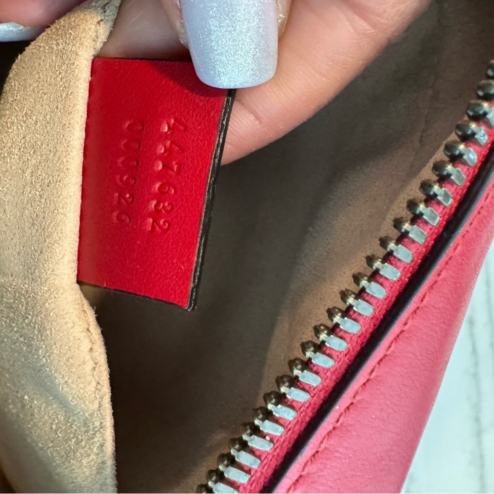 Gucci Red Chevron GG Marmont Crossbody Bag with Gold Hardware - Picture 9 of 14